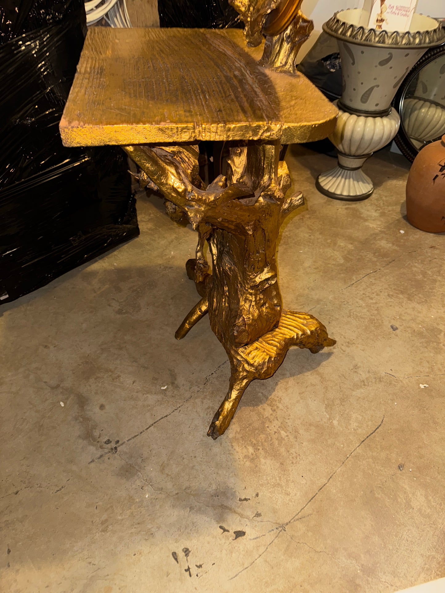 Indonesian dresser