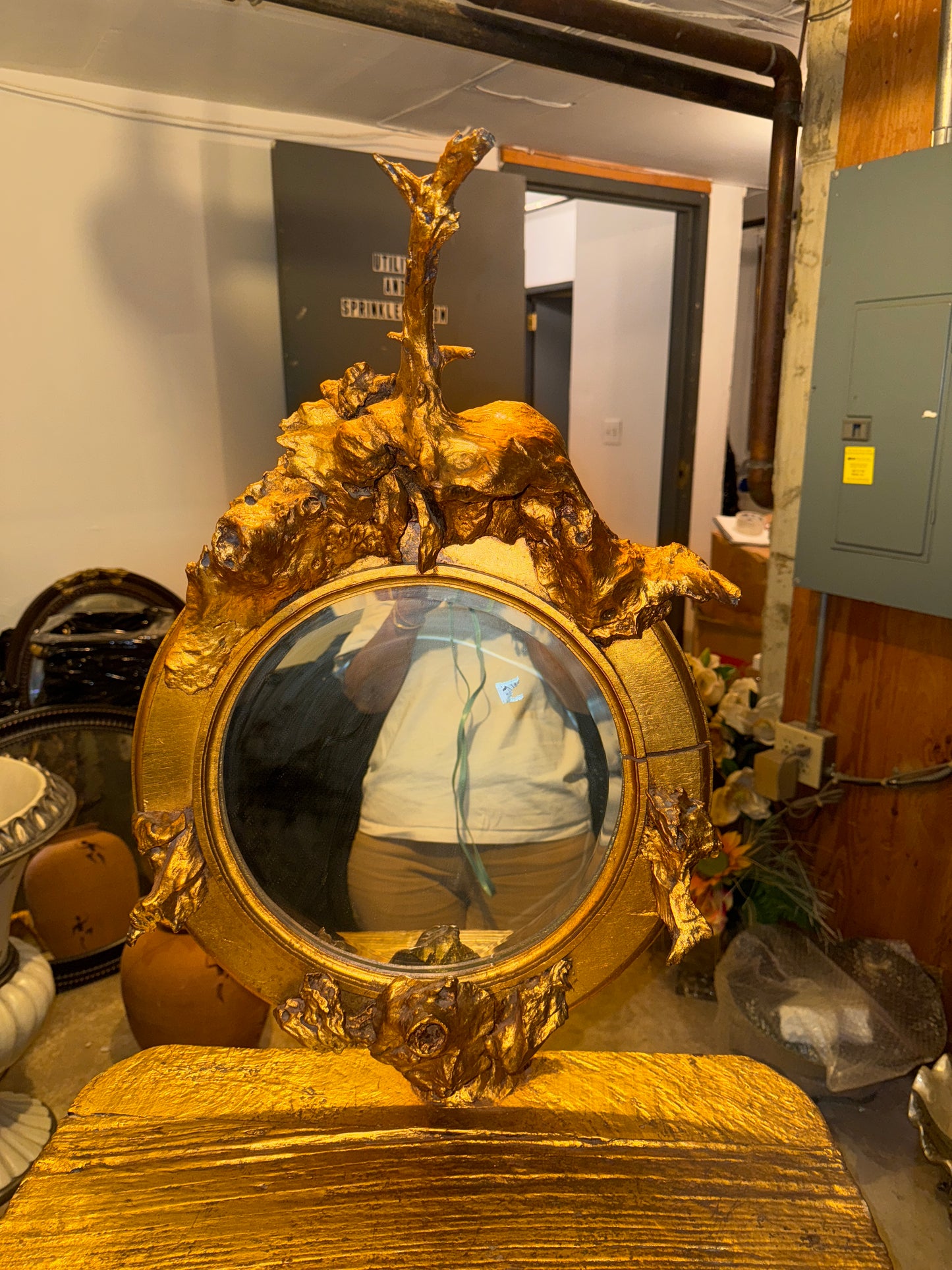 Indonesian dresser