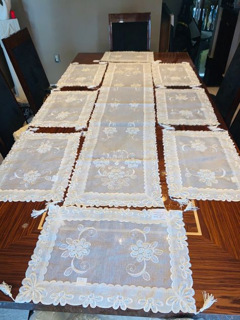 LUXURIOUS TABLE RUNNER AND PLACEMATS SET WITH PEARLS